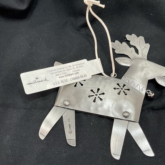 Hallmark Aluminum Sheet Metal Reindeer w/ Moving Legs Aluminum 4.5"T X 4.0"W - Picture 7 of 7